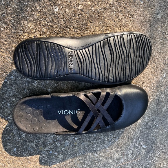 Vionic Claire Size 9 women's black leather slip-on mule flat - Picture 3 of 4